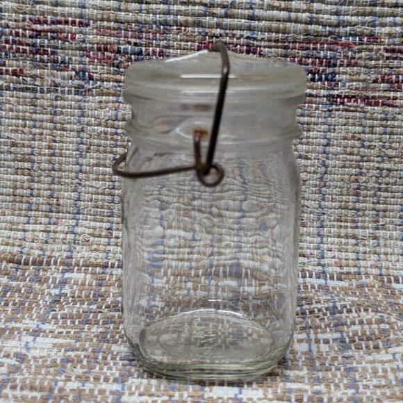 Mason Star Jar, Pint with Wire Clasp - Picture 5 of 9
